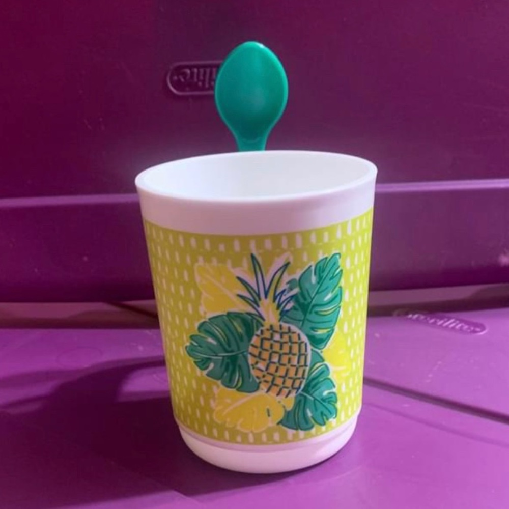 Tupperware mug with spoon - tropical theme